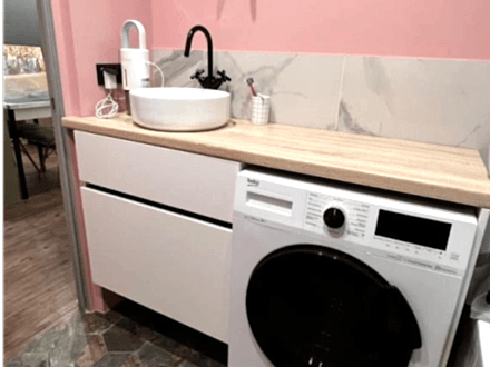 Мебель для ванной в розовом цвете - фото - 7