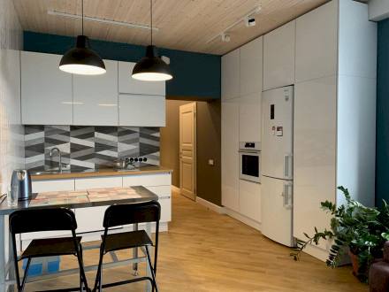 Трендовый проект кухни-студии в современном стиле - фото - 1