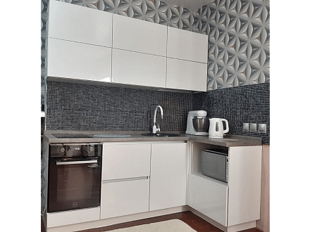 Белая, современная кухня - фото - 3