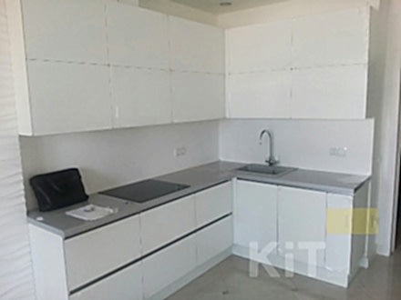 Функциональная кухня без ручек - фото - 1