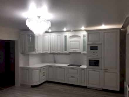 Классическая кухня в белом цвете - фото - 2