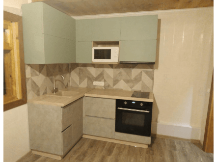 Маленькая кухня без ручек - фото - 2