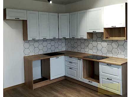 Угловая кухня в стиле неоклассика - фото - 2