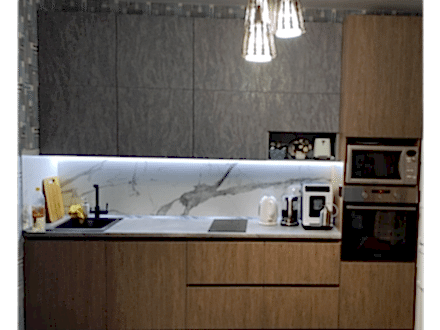 Прямая кухня, трендовой расцветки бетон+дерево - фото - 2