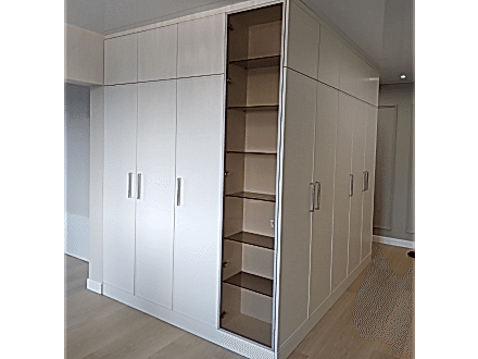 Шкаф встроенный, распашной с открытыми полками - фото - 2