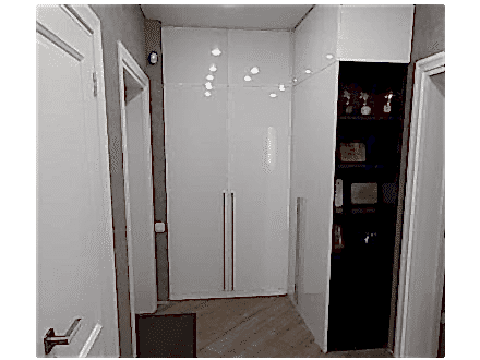 Шкаф встроенный, до потолка с распашными дверями - фото - 1