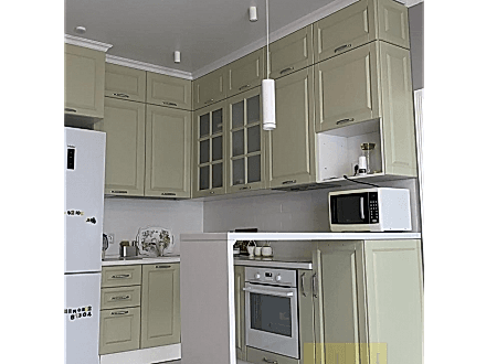 Оливковая кухня в неоклассическом стиле - фото - 1