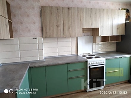 Угловая кухня с необычным дизайном - фото - 1