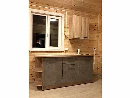 Мини-кухня в стиле лофт в загородный дом - фото - 1