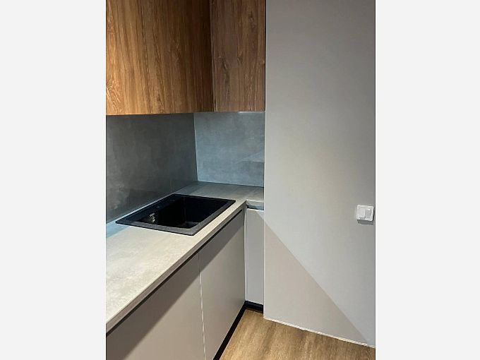 Кухня в современном стиле с нотками лофта - фото - 3