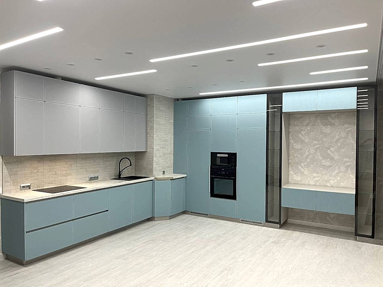 Семейная гавань: кухня-столовая для большой семьи - фото - 7