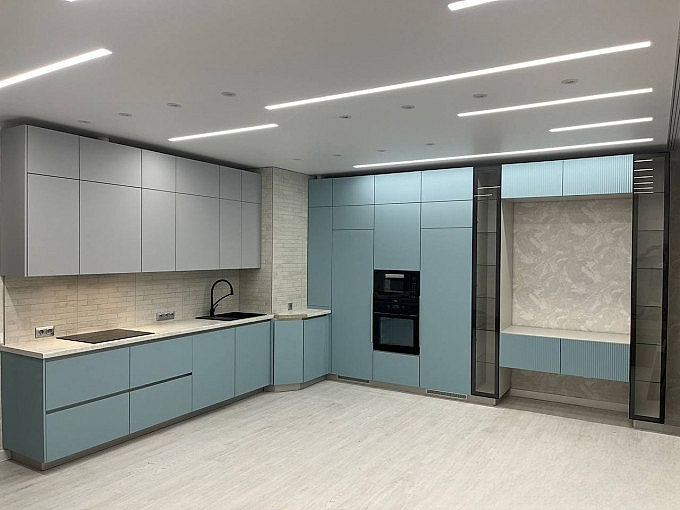 Семейная гавань: кухня-столовая для большой семьи - фото - 7