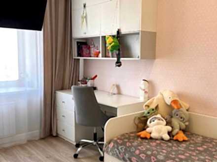 Комплект мебели для двух ребятишек (стол, шкаф, кровать) - фото - 4