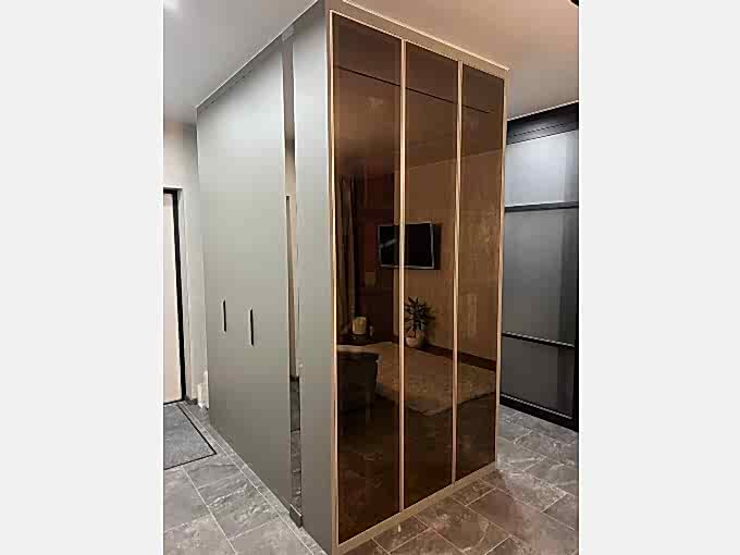 Шкаф в прихожую с хранением по обеим сторонам - фото - 2