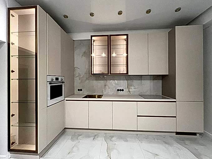 Большая угловая кухня в частный дом - фото - 3