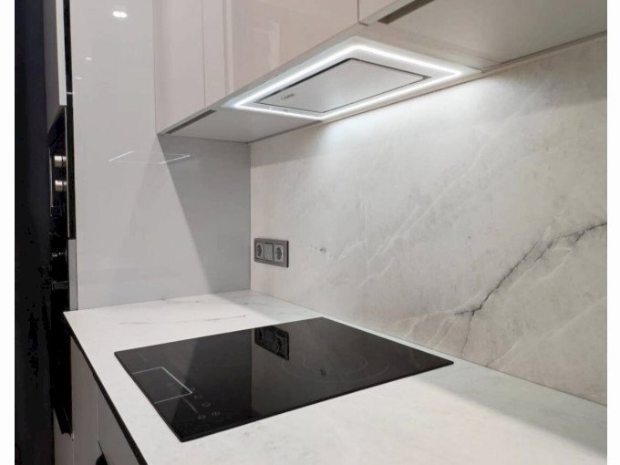 Кухня со столешницей из компакт ламината - фото - 3