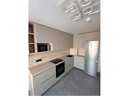 Угловая кухня в бежевой гамме - фото - 2