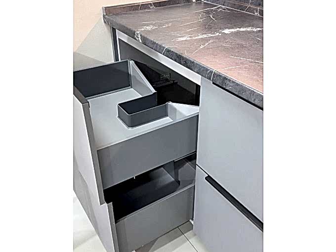 Новая кухня для шоурума в ТЦ Версаль - фото - 5