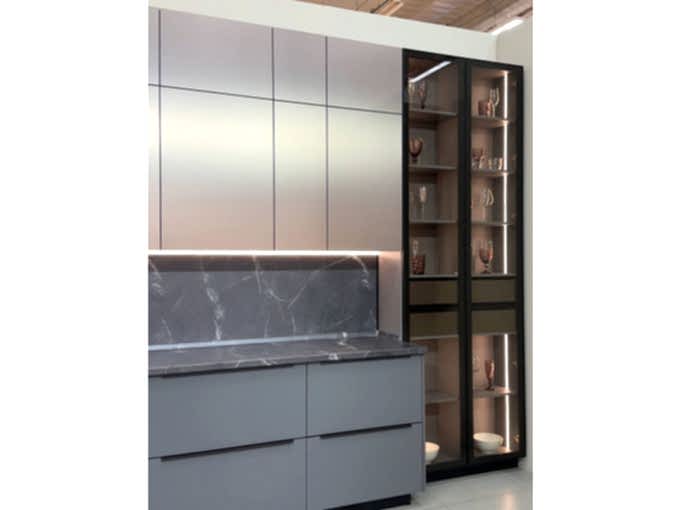 Новая кухня для шоурума в ТЦ Версаль - фото - 7