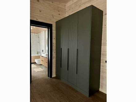 Стильный рифленый шкаф для одежды 1,8м - фото - 1